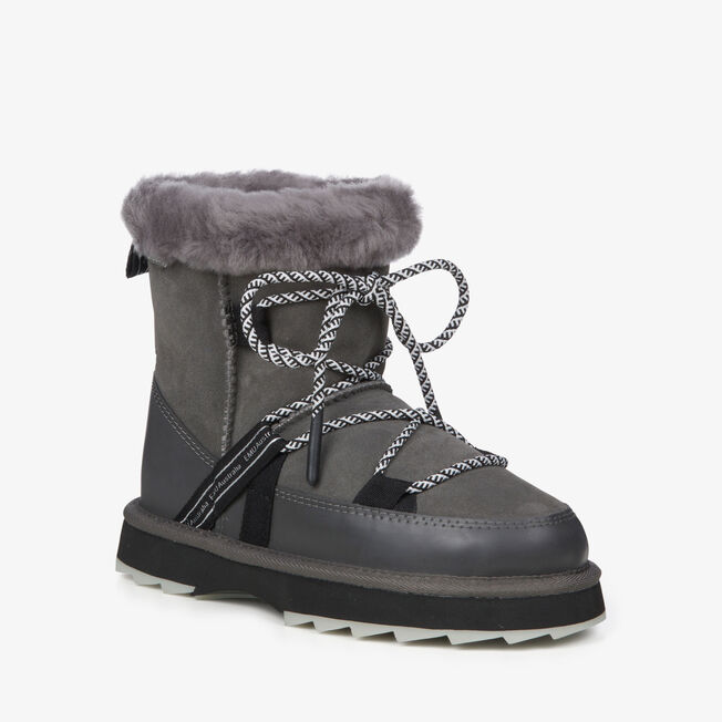 Blurred EMU Australia