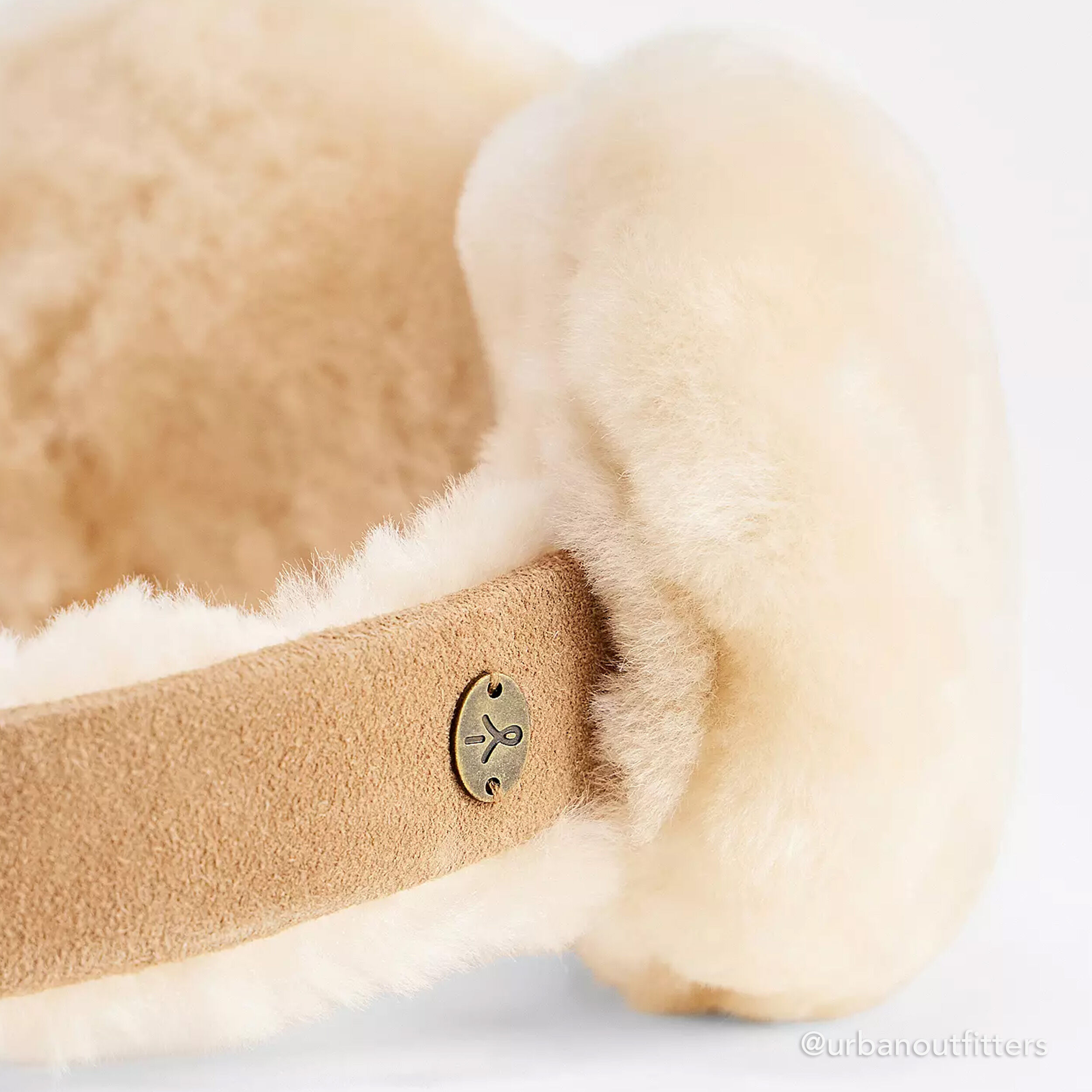 Angahook Earmuffs - emuKR
