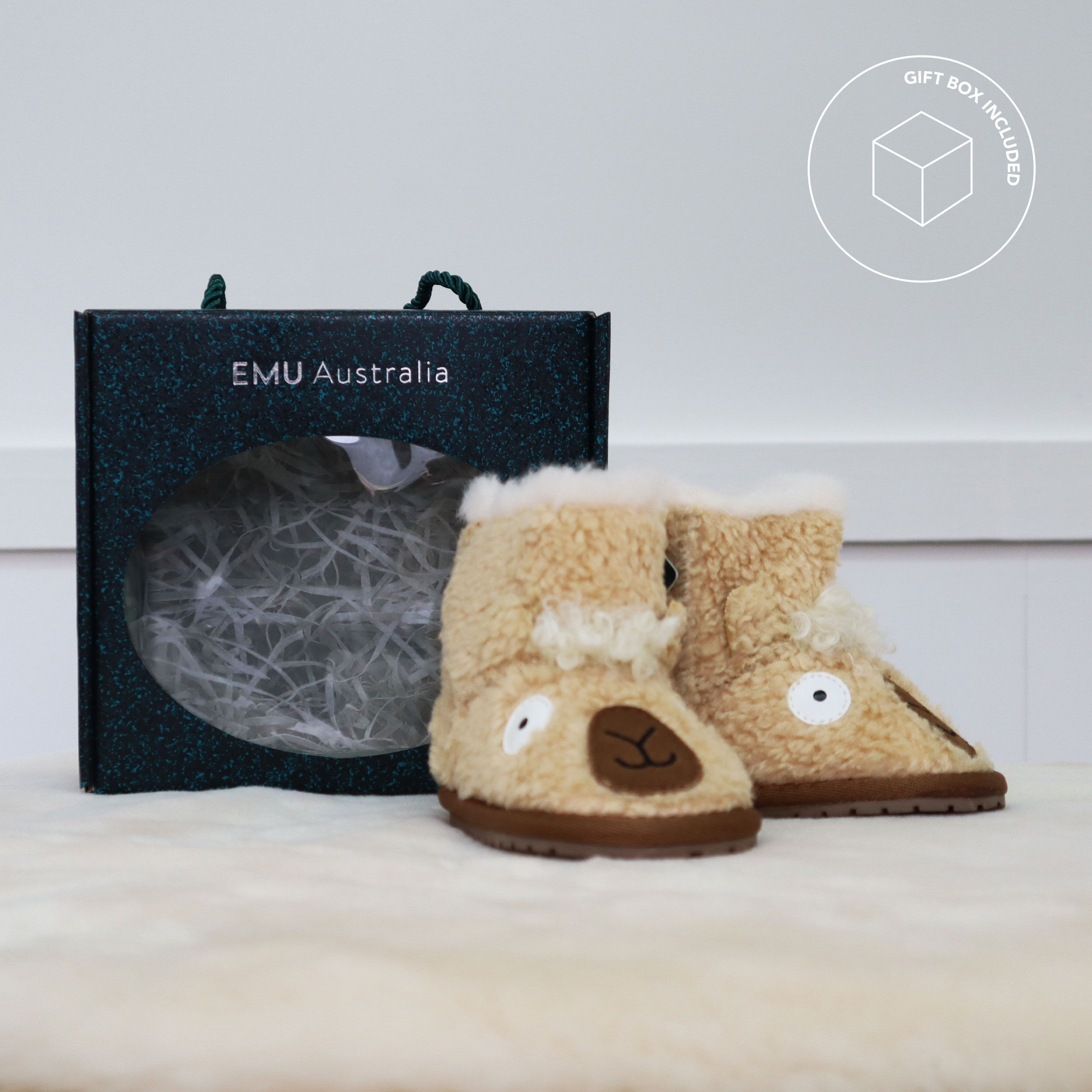 Llama best sale slipper boots