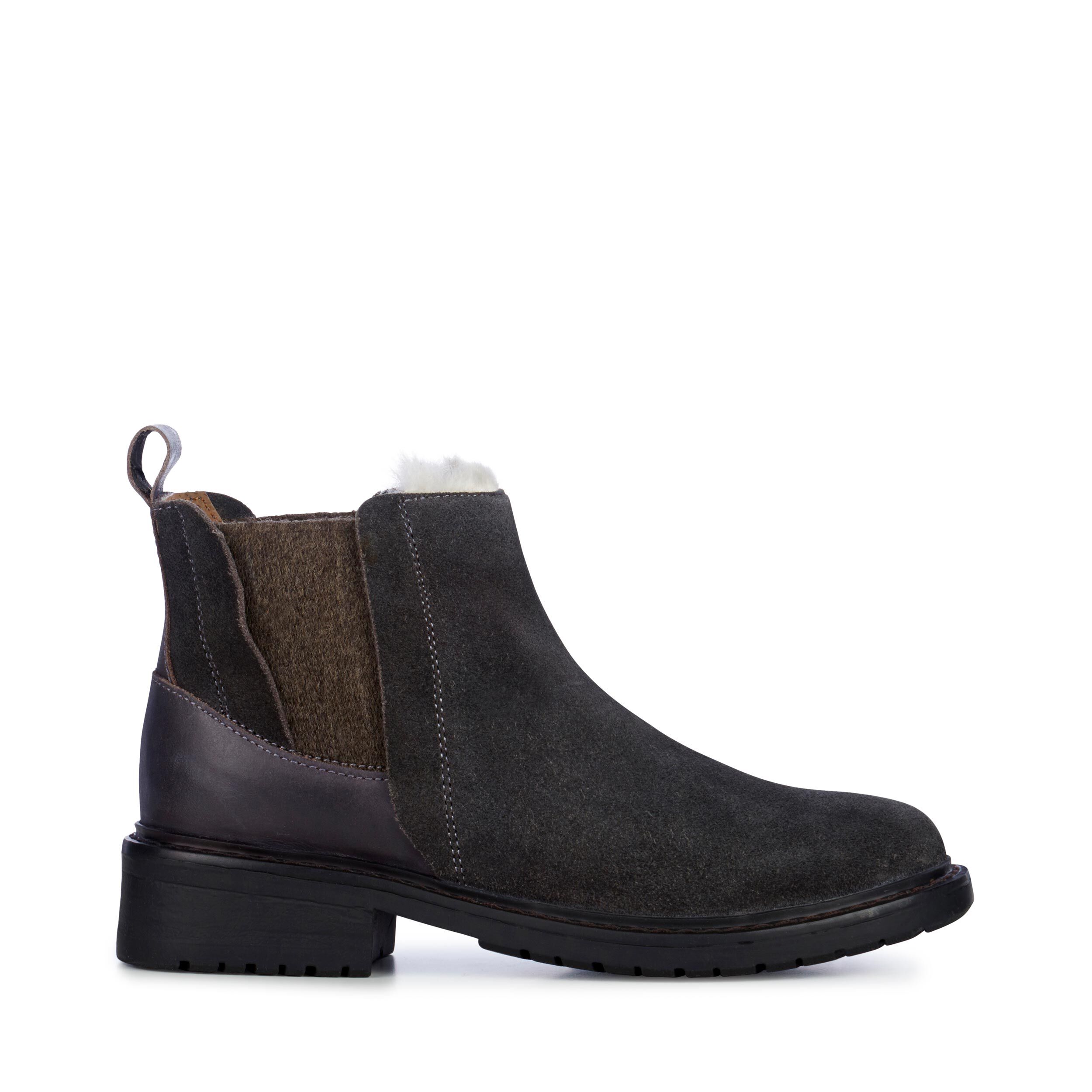 Emu boots pioneer online