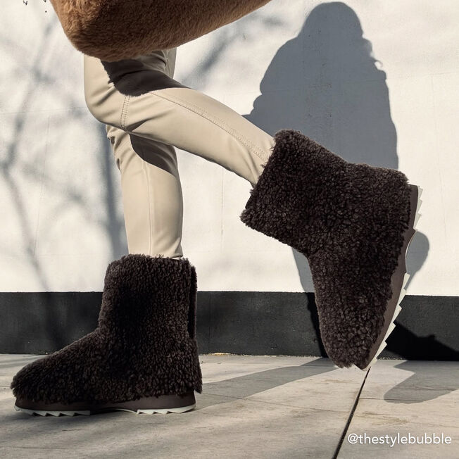 Sharky Lo Teddy, CHOCOLATE, hi-res